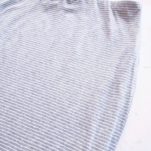 Vince Camuto Gray & White Striped Midi Skirt Sz XS - Picture 3 of 5